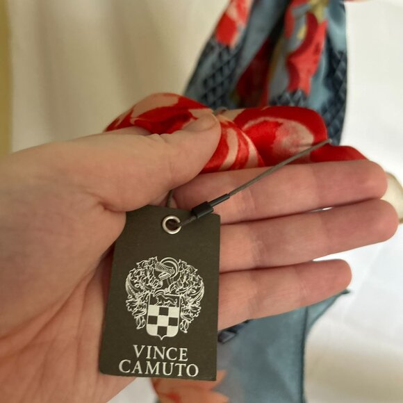 NWT Vince Camuto Silk Blue Floral Rectangle Scarf - Picture 9 of 12